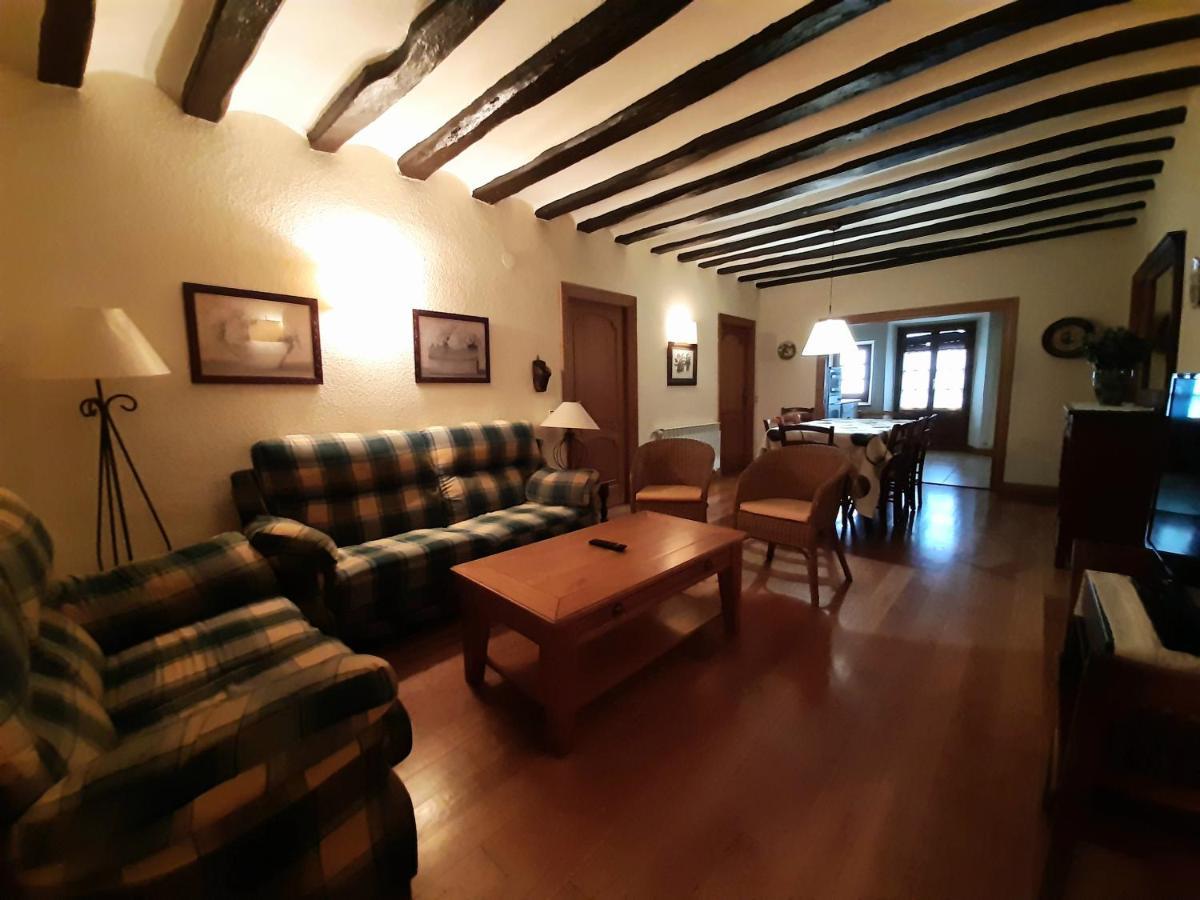 Apartamentos Lazkano I Y II Uharte-Arakil Dış mekan fotoğraf